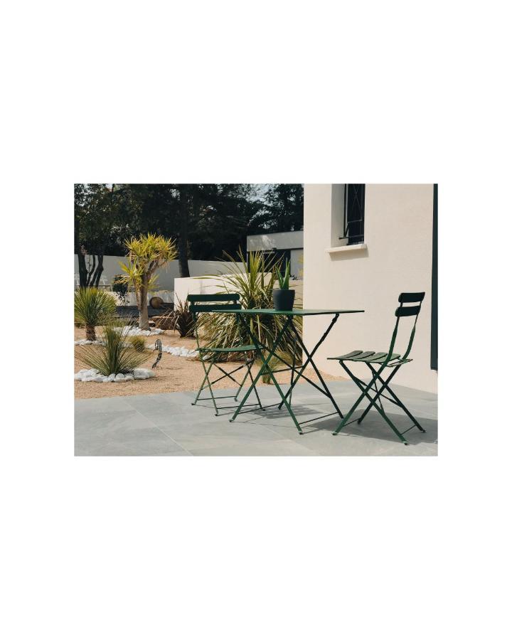 L'Oasis Vendargues Bed & Breakfast ภายนอก รูปภาพ